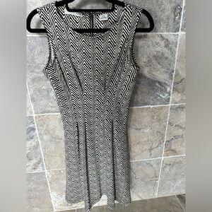 KERSH Ladies Women’s Size Extra Small Black White Zigzag Pattern Dress